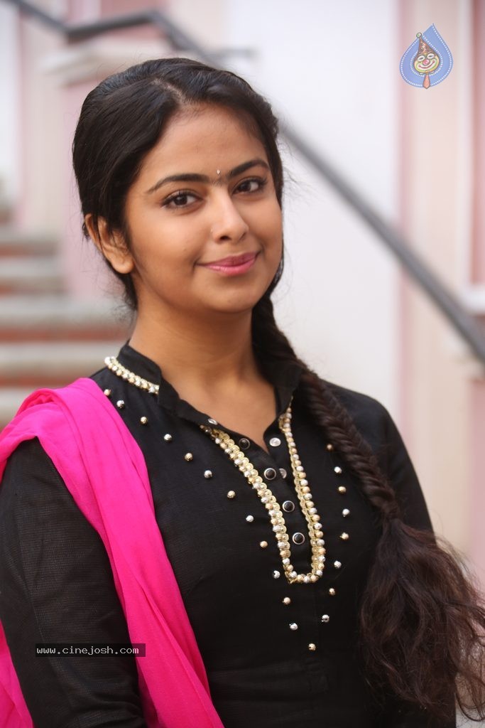 Avika Gor New Stills - 66 / 102 photos