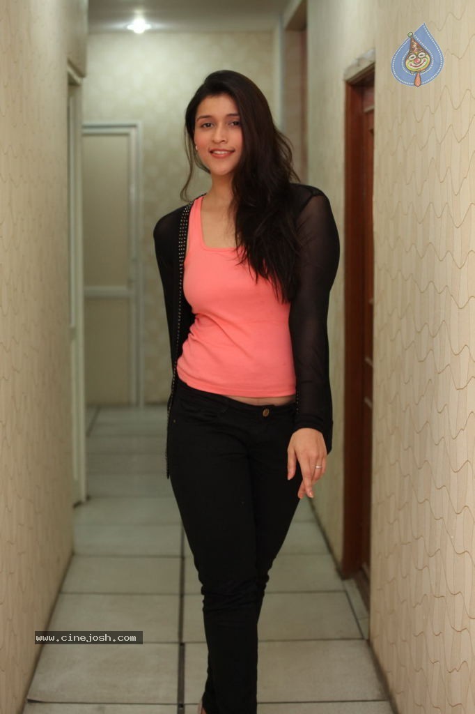 Barbie Handa Latest Photos - 11 / 76 photos