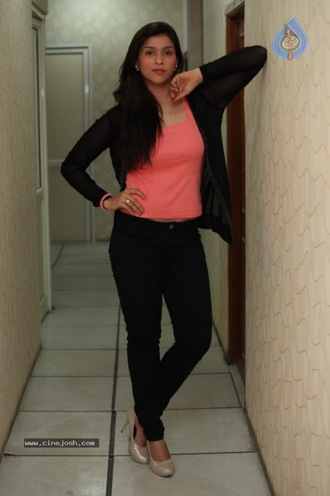 Barbie Handa Latest Photos - 45 / 76 photos