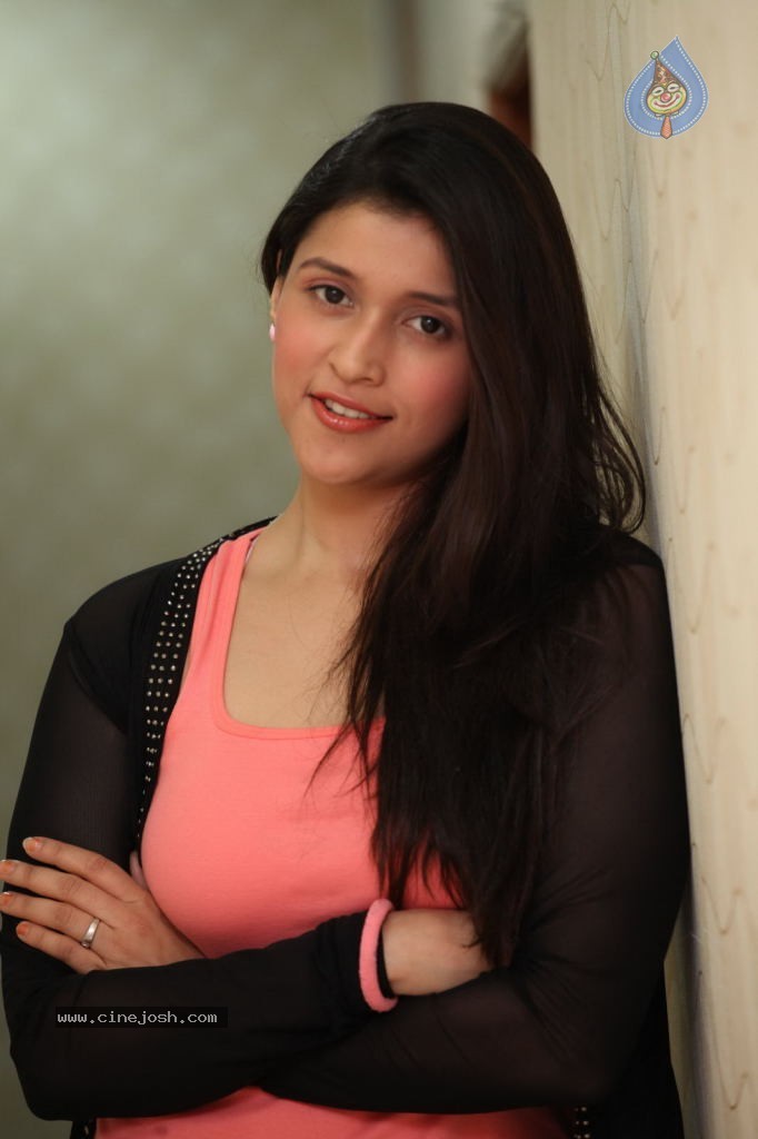 Barbie Handa Latest Photos - 58 / 76 photos