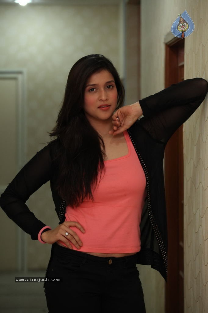 Barbie Handa Latest Photos - 66 / 76 photos