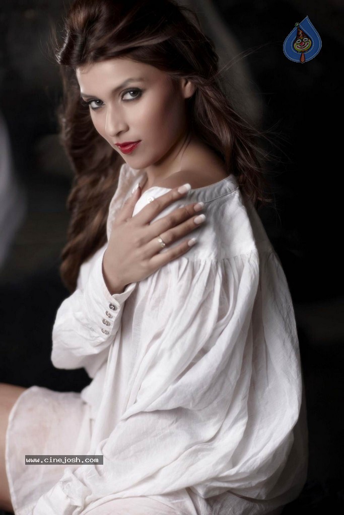 Barbie Handa Pics - 23 / 23 photos