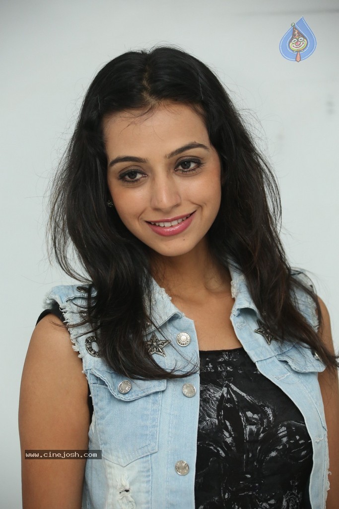 Bhakti New Stills - 7 / 100 photos