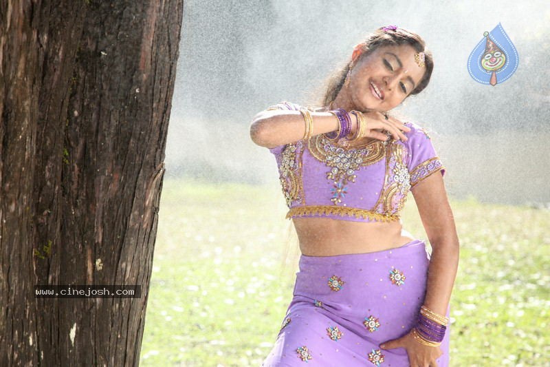 Bhama Stills - 9 / 23 photos