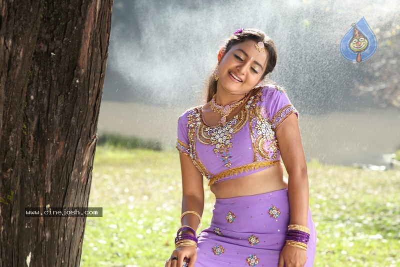 Bhama Stills - 21 / 23 photos