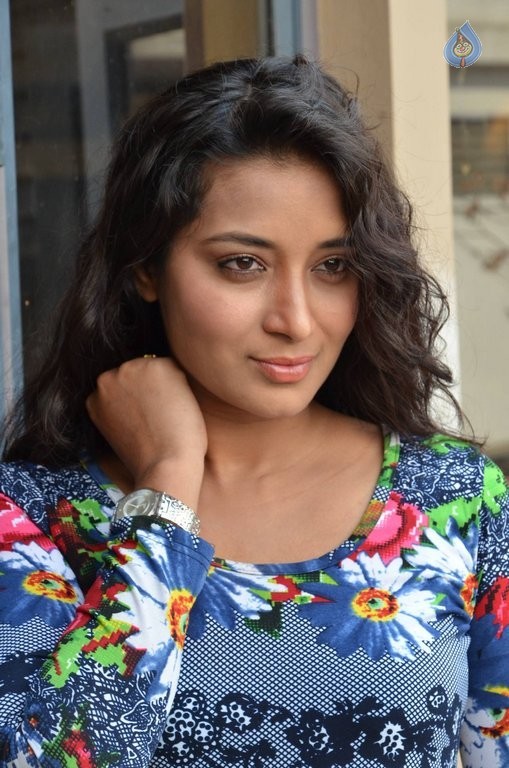 Bhanu Sri Latest Pics - 4 / 35 photos