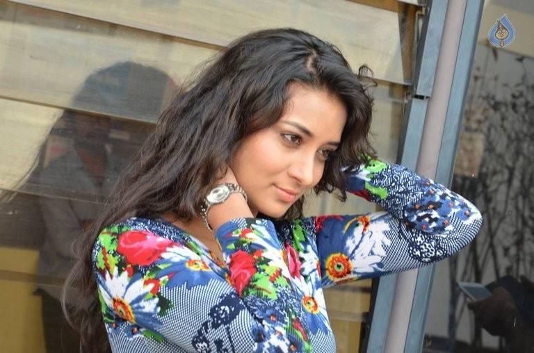 Bhanu Sri Latest Pics - 25 / 35 photos