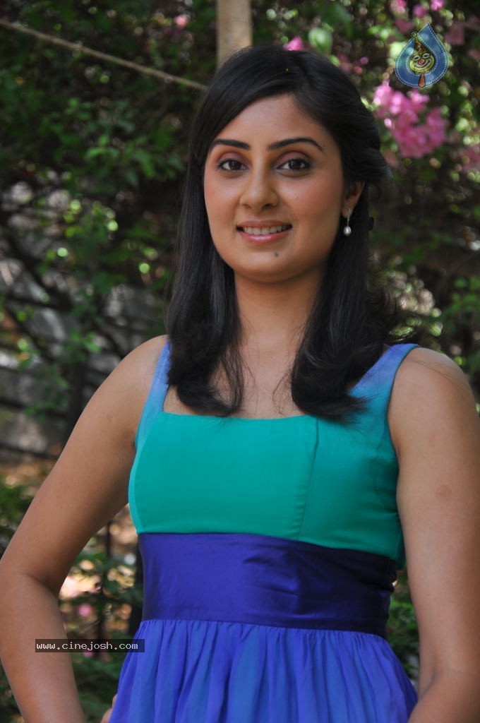 Bhanu Sri Mehra Latest Stillls - 18 / 41 photos