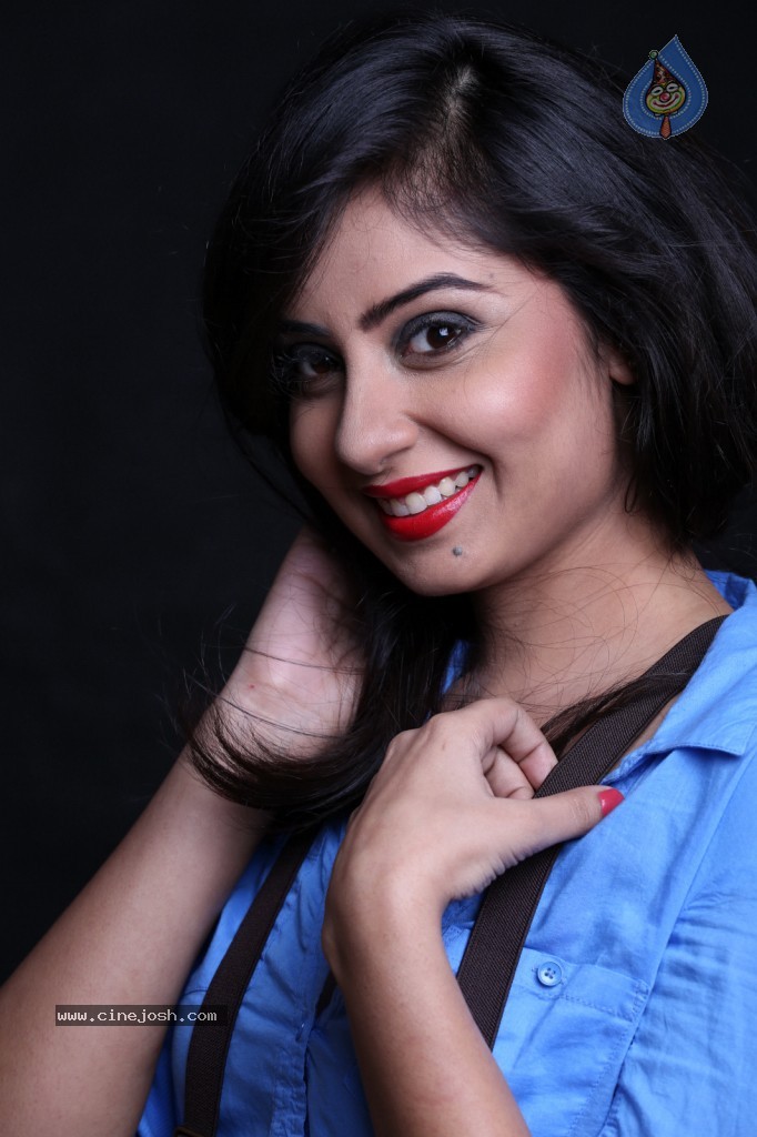 Bhanu Sri Mehra New Gallery - 11 / 117 photos