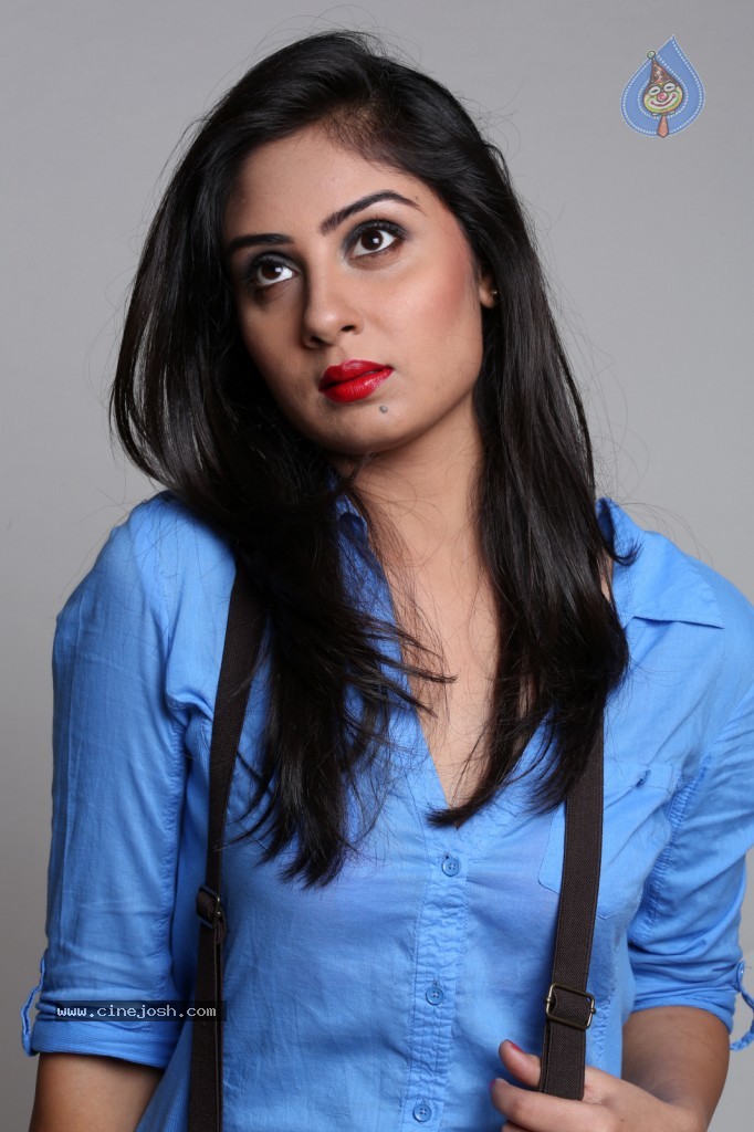 Bhanu Sri Mehra New Gallery - 12 / 117 photos