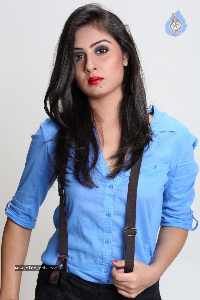 Bhanu Sri Mehra New Gallery - 21 / 117 photos