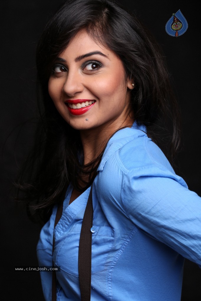 Bhanu Sri Mehra New Gallery - 93 / 117 photos