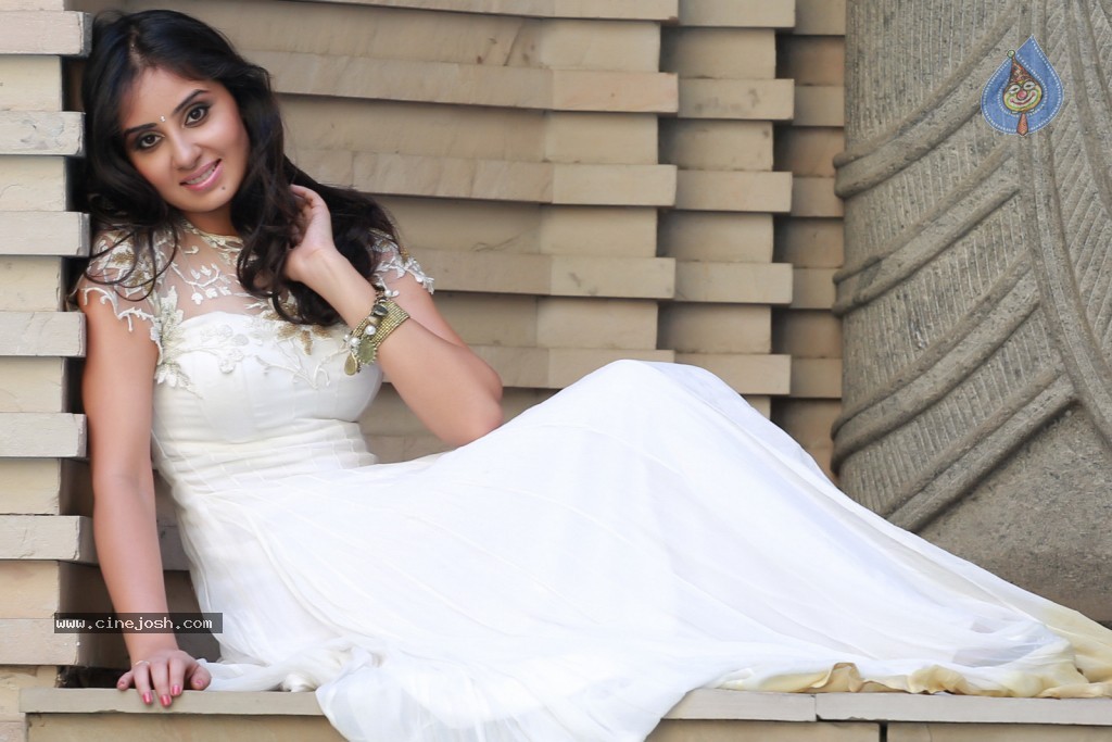 Bhanu Sri Mehra New Photos - 32 / 68 photos