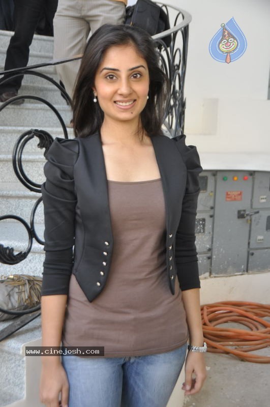 Bhanu Sri Mehra New Stills - 5 / 153 photos