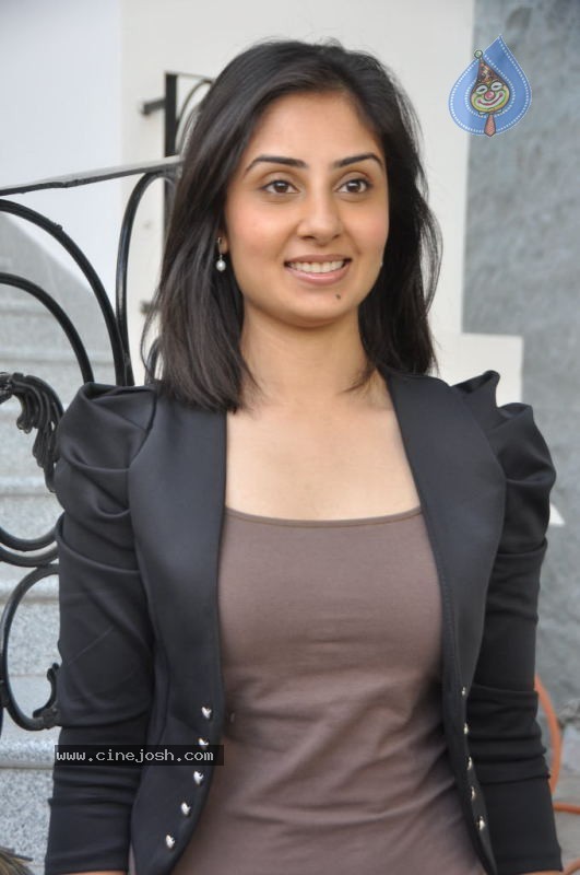 Bhanu Sri Mehra New Stills - 52 / 153 photos