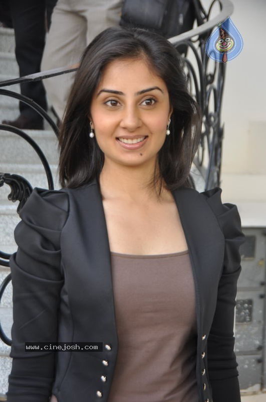 Bhanu Sri Mehra New Stills - 85 / 153 photos