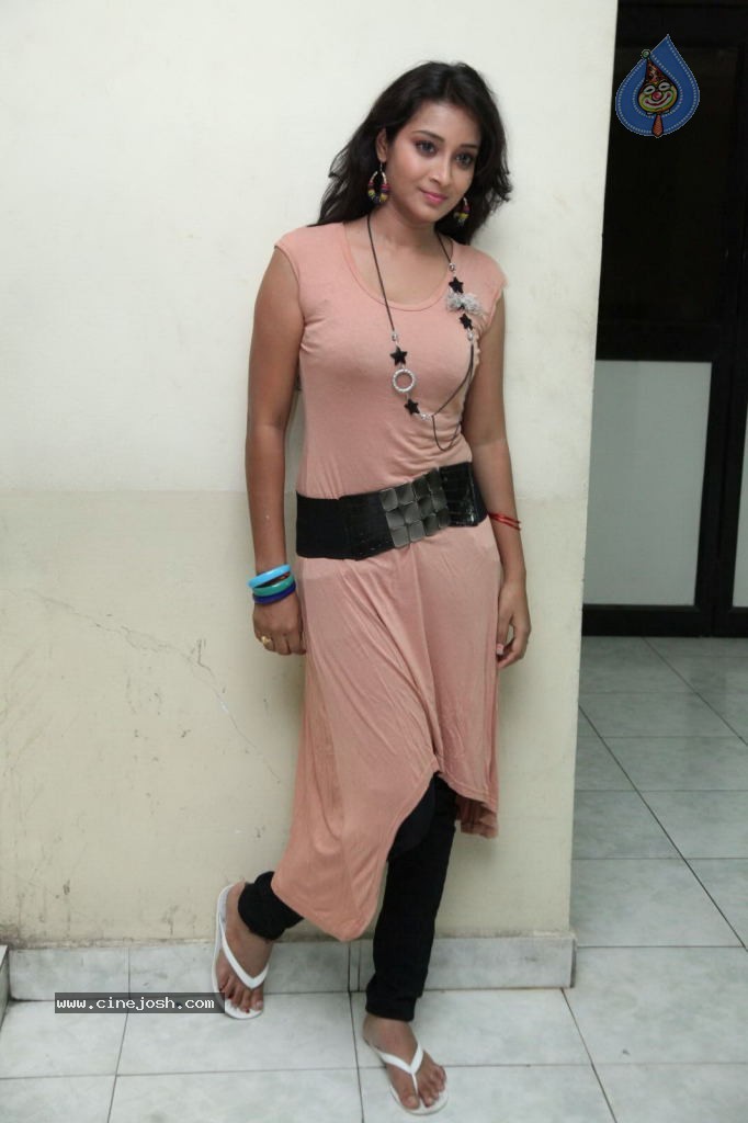 Bhanu Sri New Stills - 24 / 83 photos