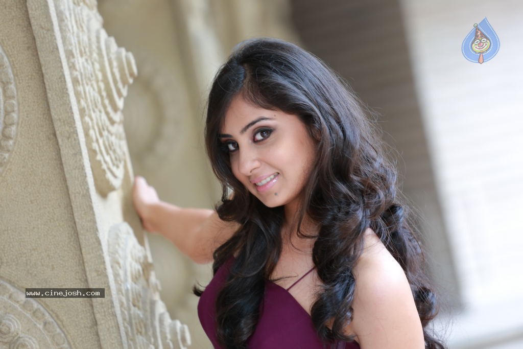 Bhanusri Mehra Hot Stills - 30 / 134 photos