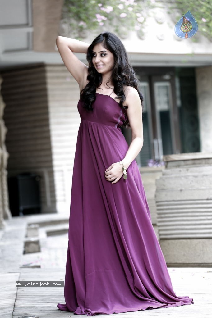 Bhanusri Mehra Hot Stills - 39 / 134 photos