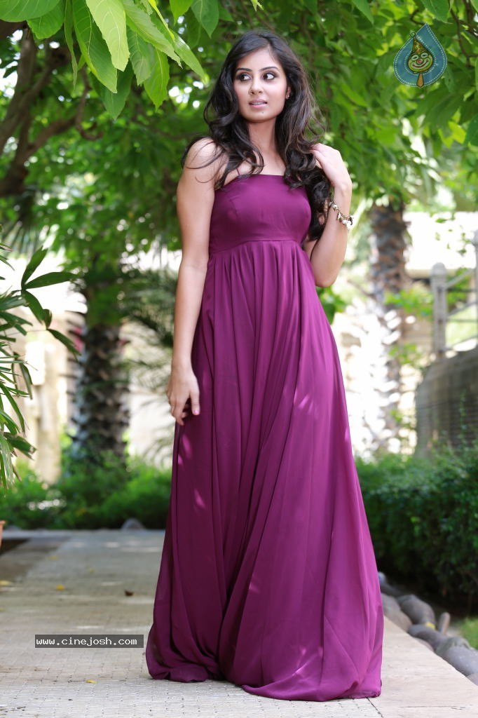 Bhanusri Mehra Hot Stills - 119 / 134 photos