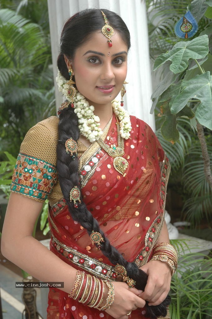 Bhanusri Mehra Latest Stills - 21 / 35 photos
