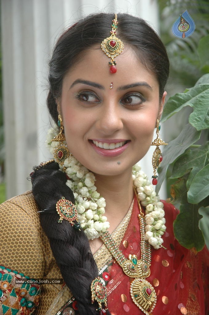 Bhanusri Mehra Latest Stills - 27 / 35 photos