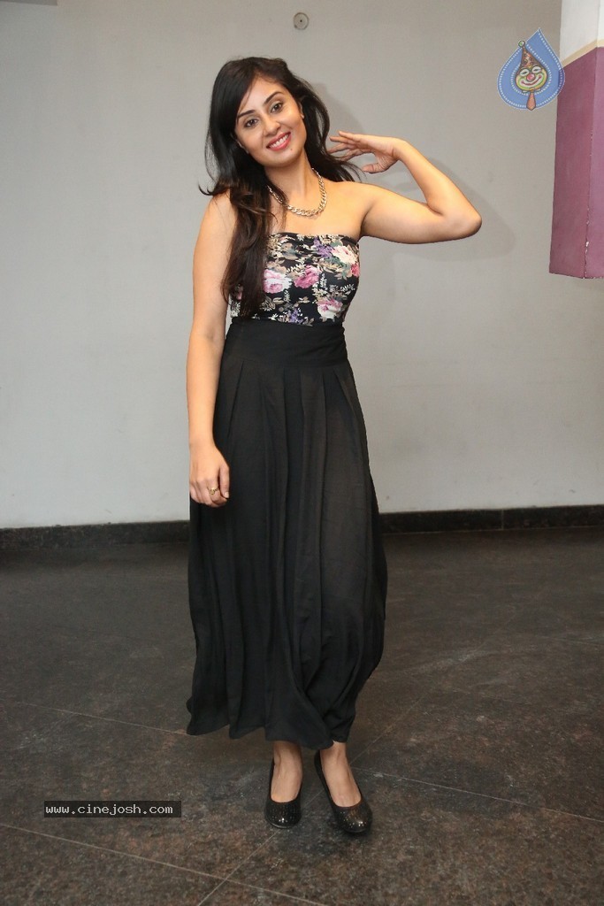 Bhanusri Mehra New Stills - 65 / 89 photos