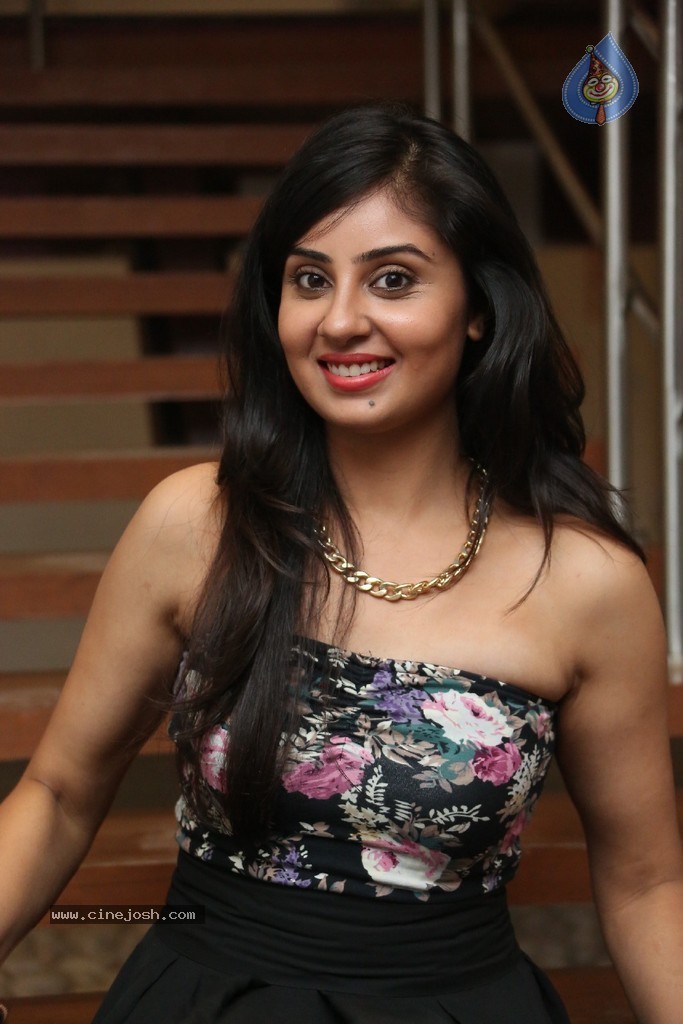 Bhanusri Mehra New Stills - 87 / 89 photos