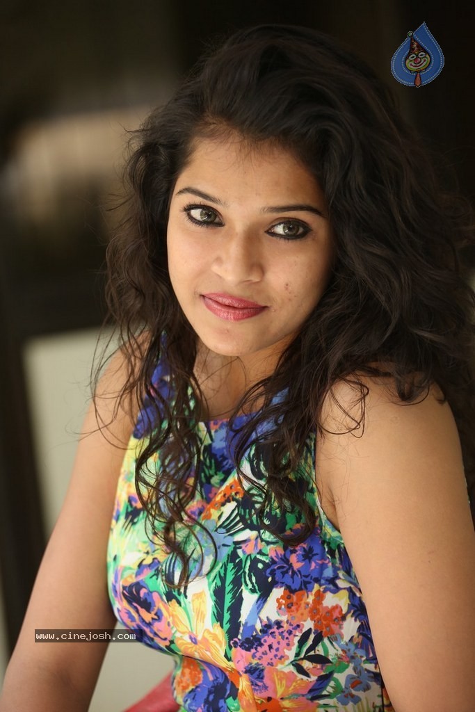 Bhargavi Latest Stills - 88 / 102 photos