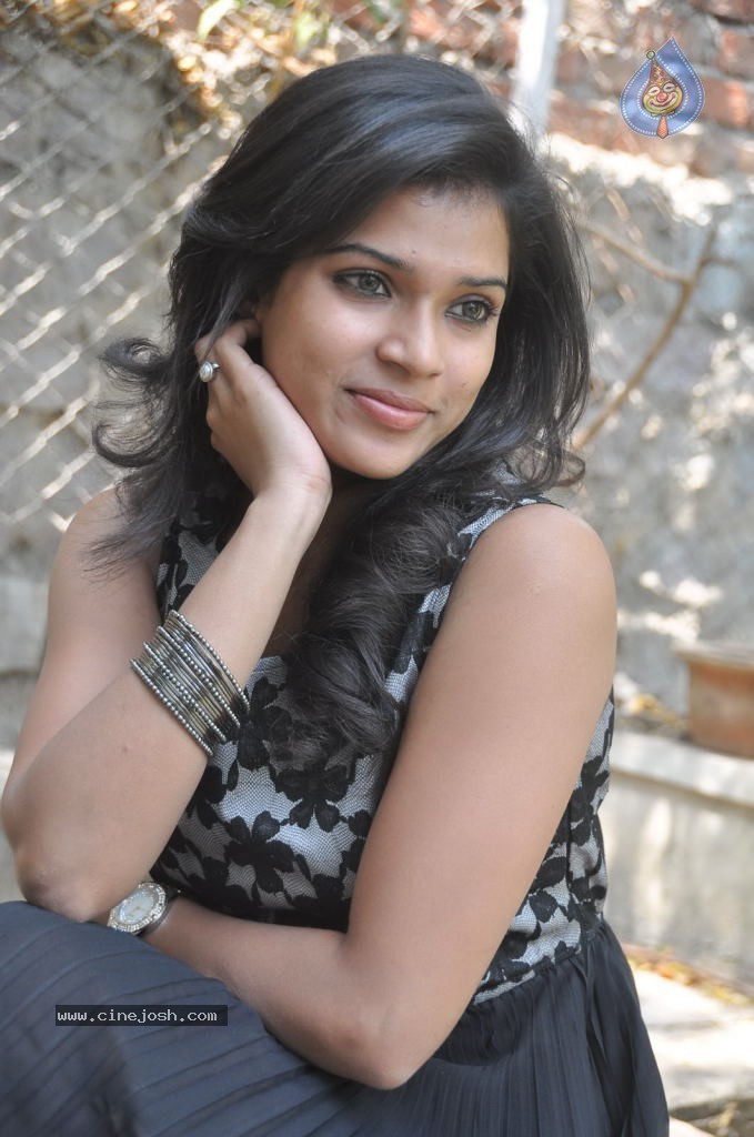 Bhargavi Latest Stills - 21 / 70 photos