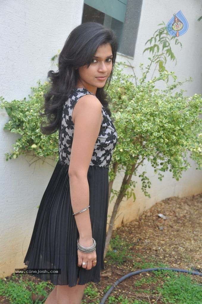 Bhargavi Latest Stills - 22 / 70 photos