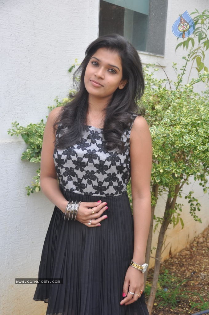 Bhargavi Latest Stills - 27 / 70 photos