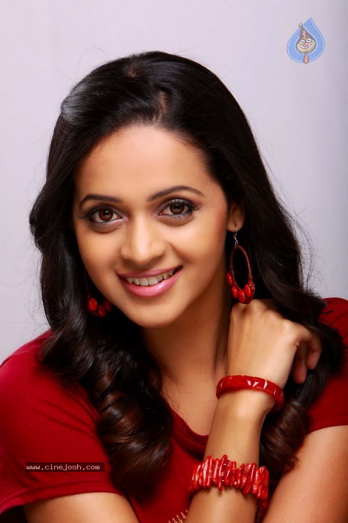 Bhavana Latest Stills - 4 / 77 photos