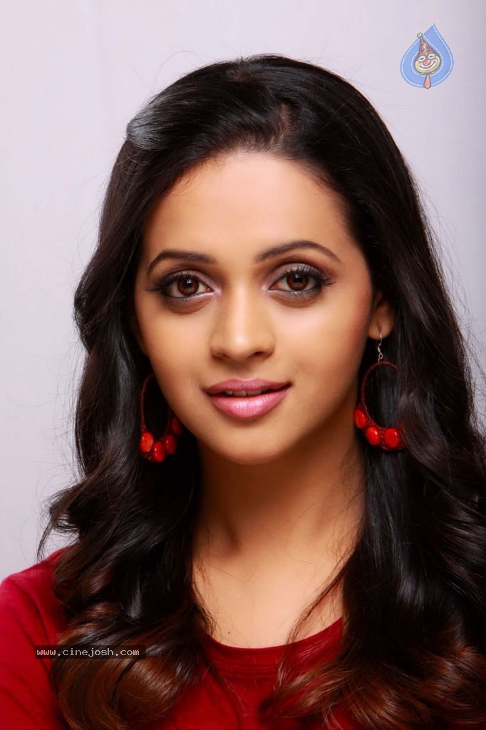 Bhavana Latest Stills - 30 / 77 photos