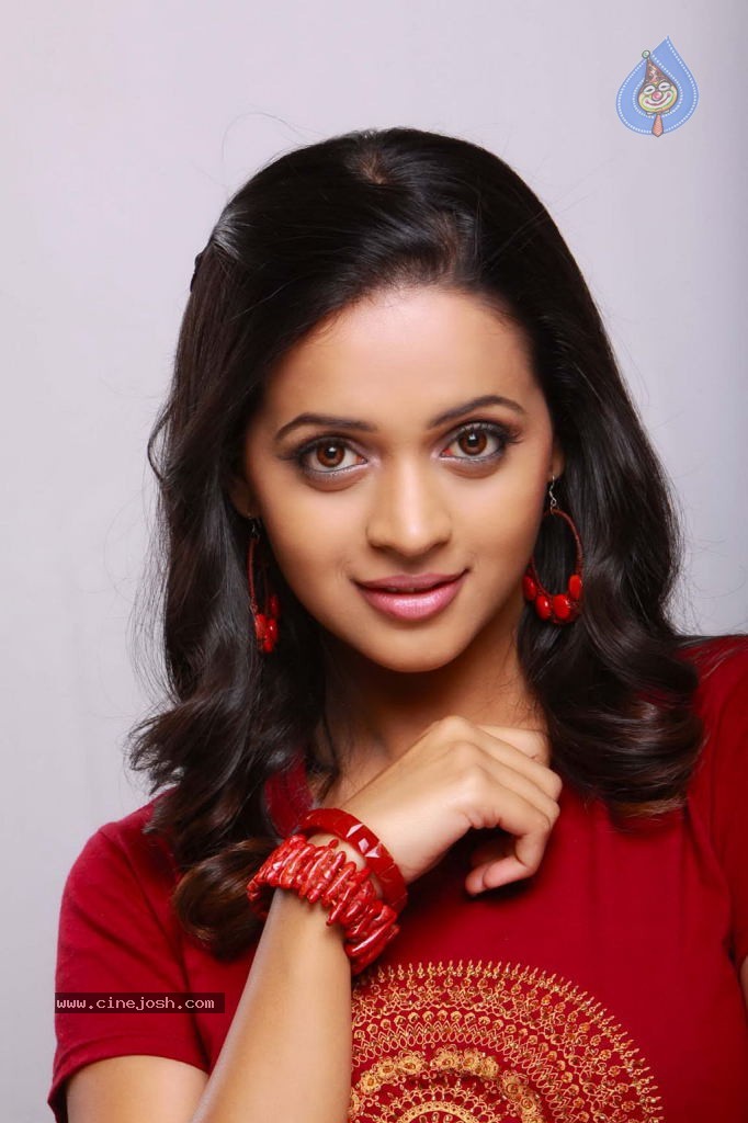 Bhavana Latest Stills - 70 / 77 photos