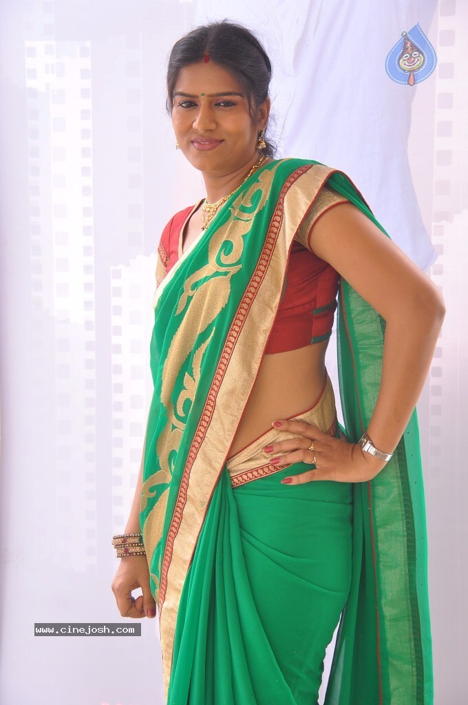 Bhavana Stills - 4 / 62 photos