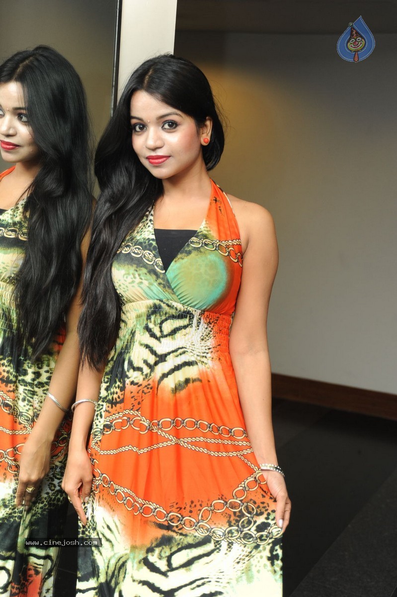 Bhavya Sri New Pics - 27 / 43 photos