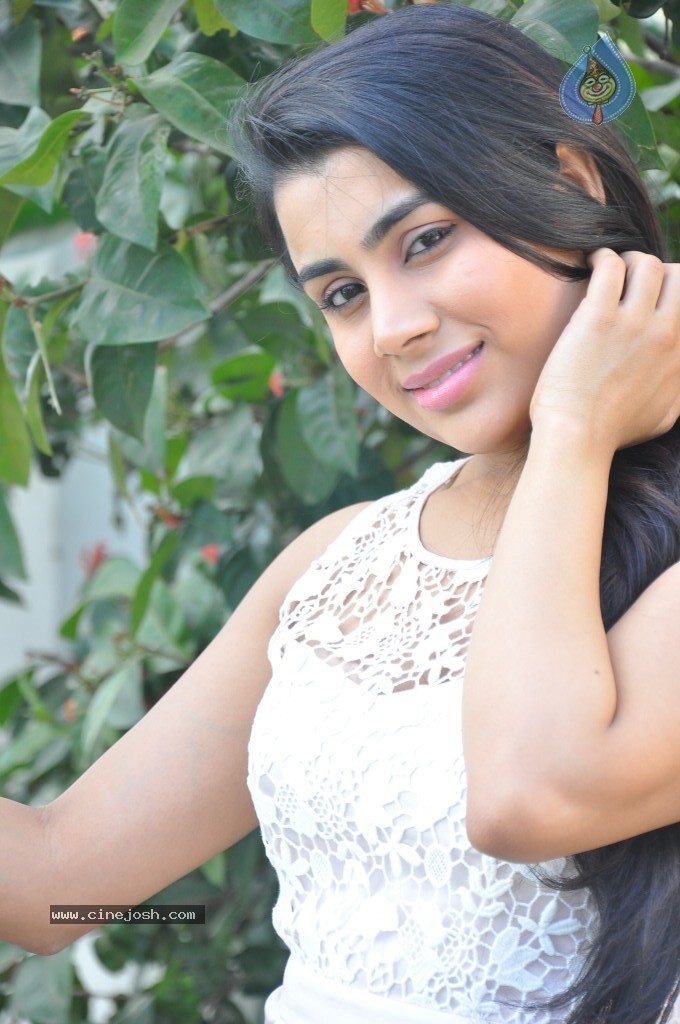 Bhoomika Chabriya Stills - 52 / 59 photos