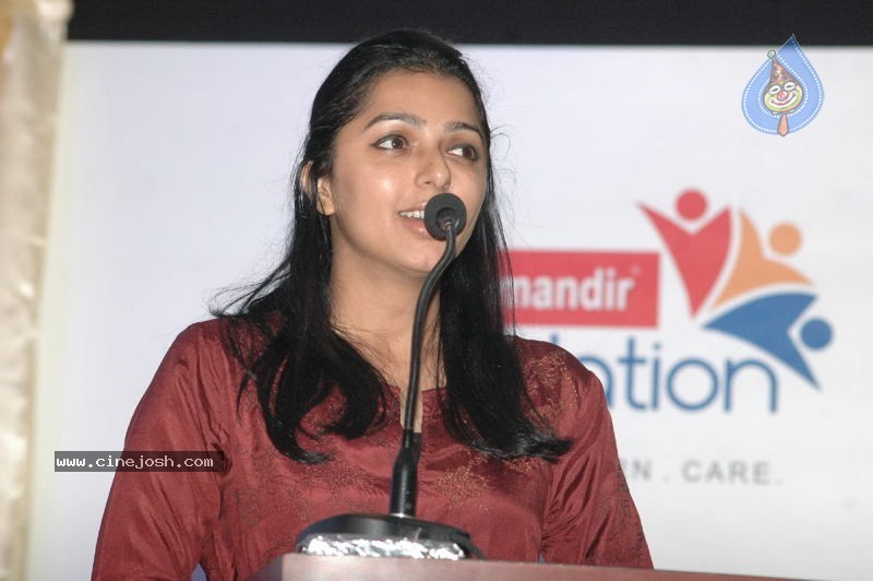 Bhumika Chawla Gallery - 25 / 29 photos