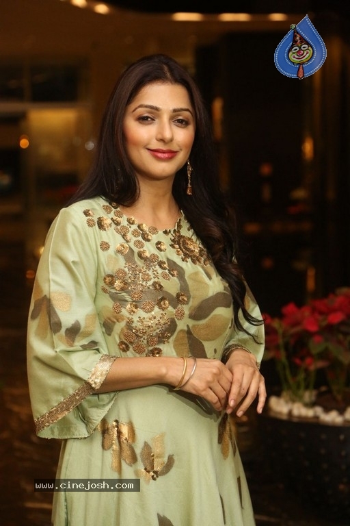 Bhumika Chawla Photos - 9 / 21 photos