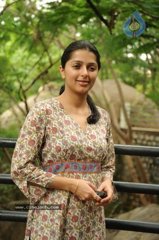 Bhumika New Stills - 11 / 17 photos