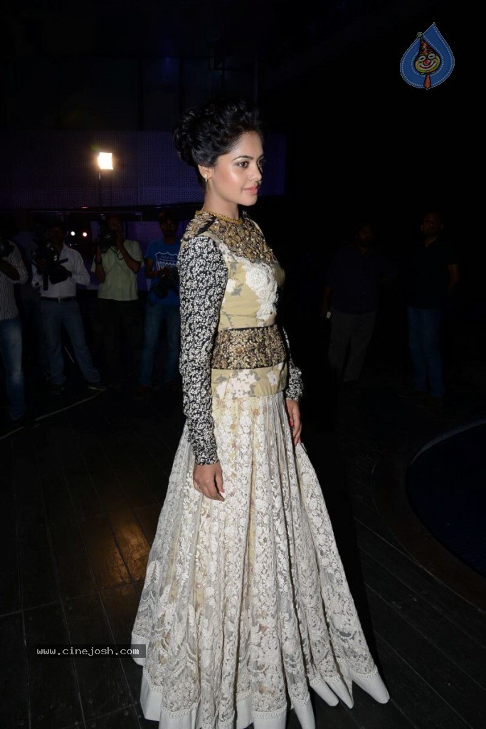 Bindhu Madhavi Latest Pics - 31 / 37 photos