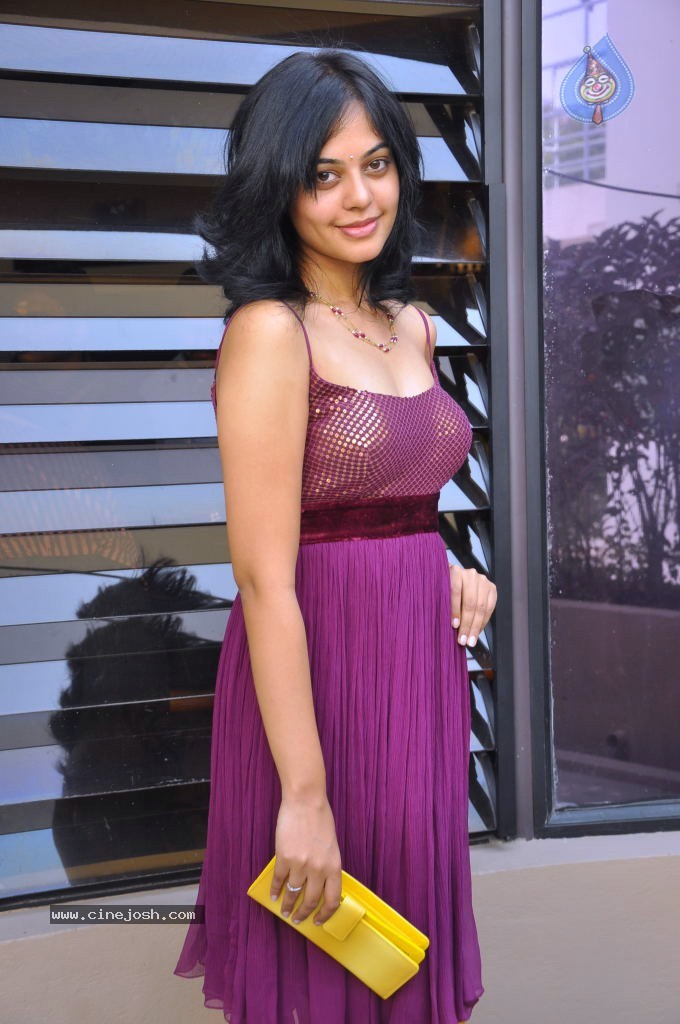 Bindu Madhavi Stills - 8 / 78 photos