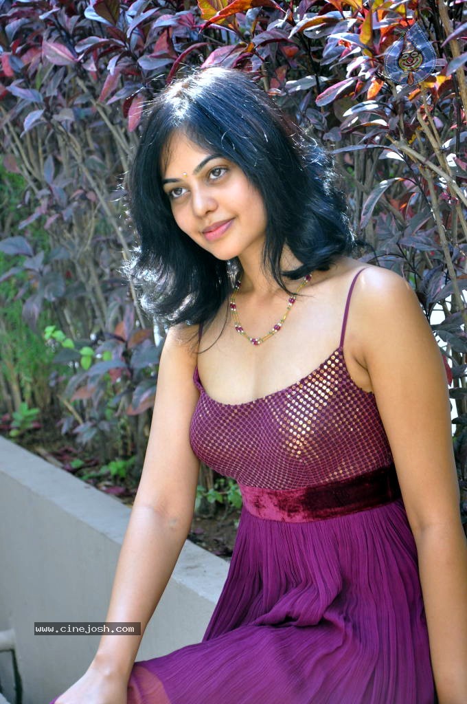 Bindu Madhavi Stills - 67 / 78 photos