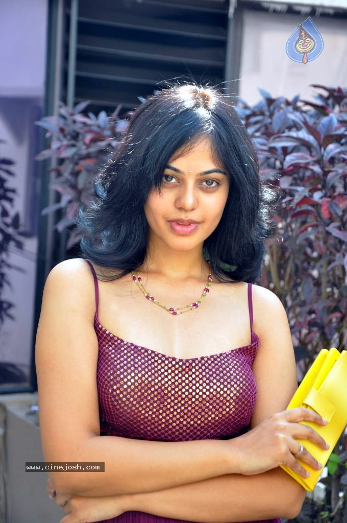 Bindu Madhavi Stills - 69 / 78 photos