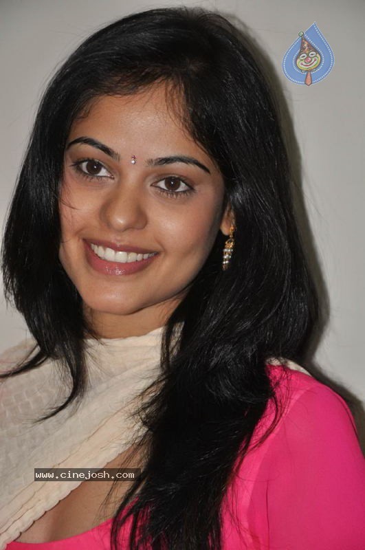 Bindu Madhavi Latest Photos - 15 / 37 photos