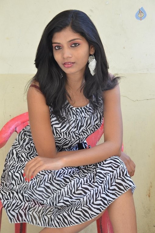 Bindu New Pics - 27 / 42 photos