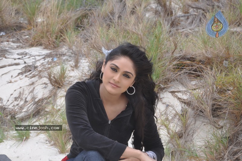 Biyanka Stills - Chalaki Movie - 2 / 9 photos