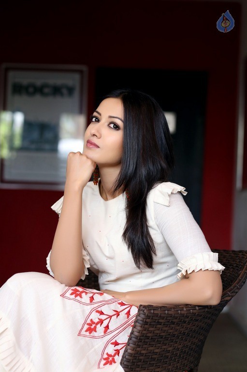 Catherine Tresa Latest Photo Shoot - 39 / 62 photos