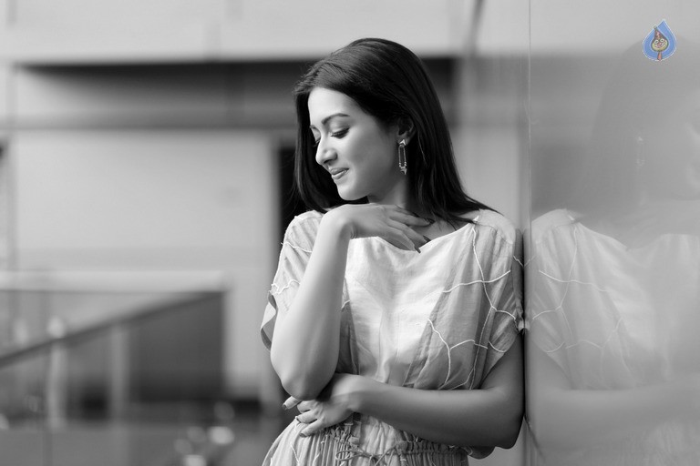 Catherine Tresa Latest Photo Shoot - 49 / 62 photos